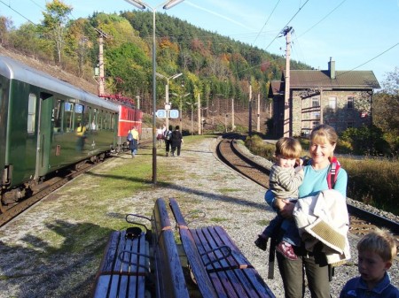 Bei der Einfahrt des Zuges