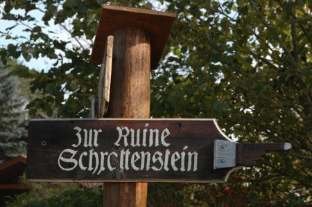 Abzweigung zur Ruine Schrattenstein