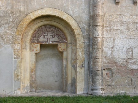 Romanisches Portal an der Kirche in Hennersdorf