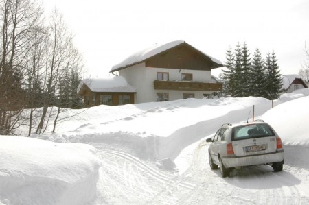 Damals wollten wir hier ein Wochenendhaus errichten, die kleine Baumgruppe - mittlerweile vom Nachbarn etwas dezimiert - steht auf unserem Grundstück