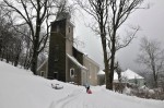 Bis zur Kirche hinauf ging´s auf der steilen, gesandelten Straße recht leidlich.