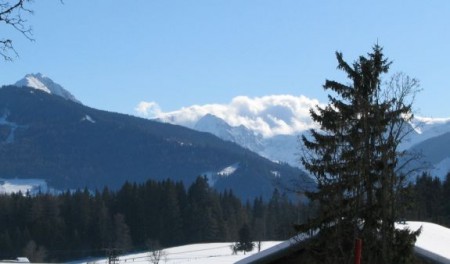 Die Wolken dräuen über die Schladminger Tauern. Links vermute ich, daß der Höchstein drüberlugt.