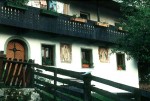 BB Stara Fuzina Wohnhaus mit Heiligenfresken WEB Scan1273