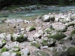 Steinmänner am Fluß