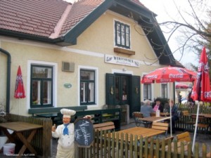 Gasthof mit Gastgarten